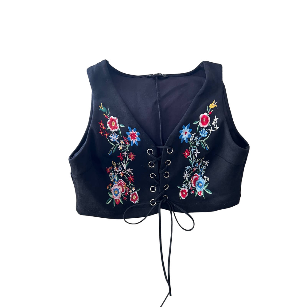 Cute Floral embroidered tied front top Medium